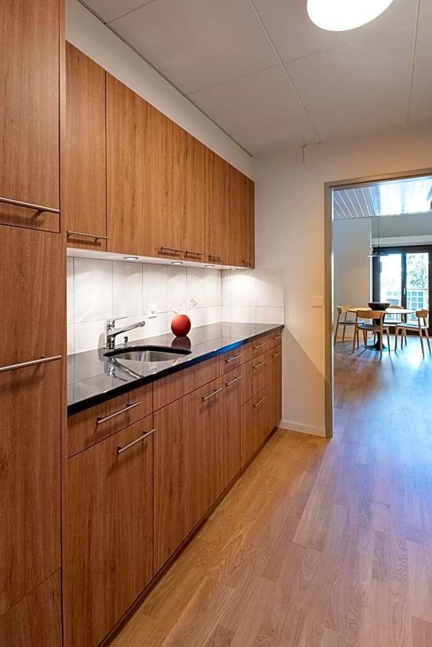 Victoria Hotel & Residence