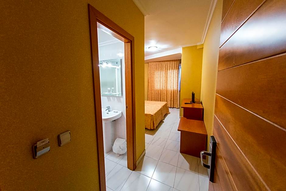 Hotel Dinajan