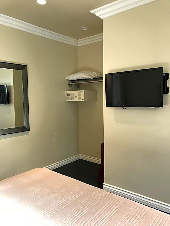 Trylon Hotel - Hollywood