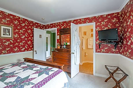 Queen Room with Garden View