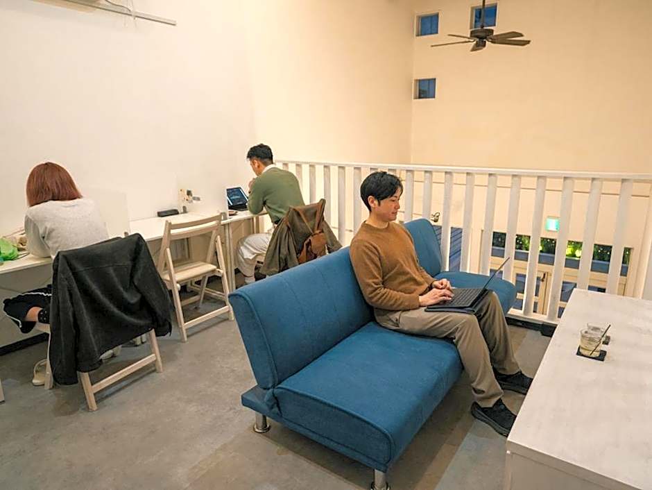 En- Hostel & Café bar