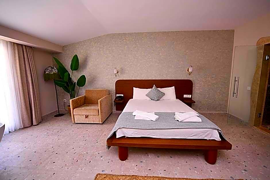 Montebello Deluxe Hotel
