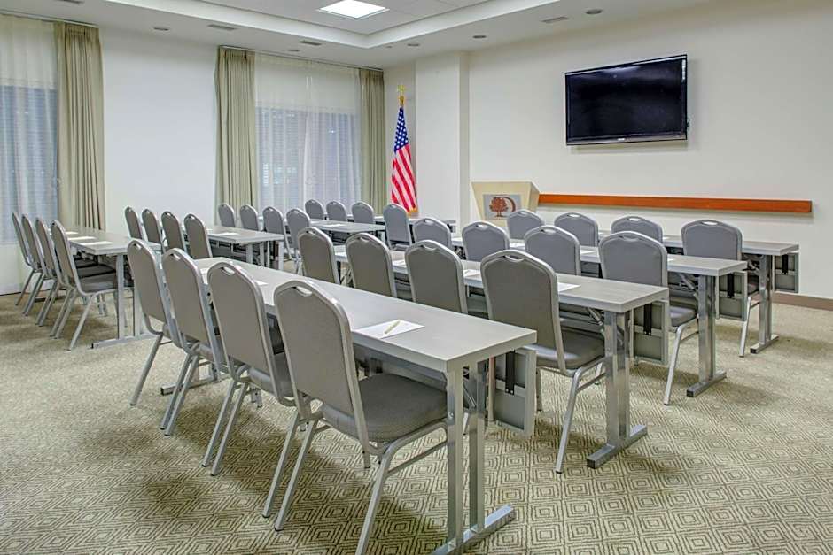 DoubleTree by Hilton Biloxi