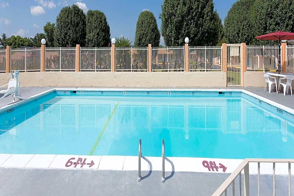 Travelodge by Wyndham Ridgeway Martinsville Area