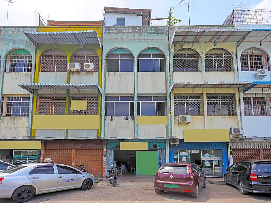 Hotel O Penginapan Pak DheNearMall Nagoya Hill