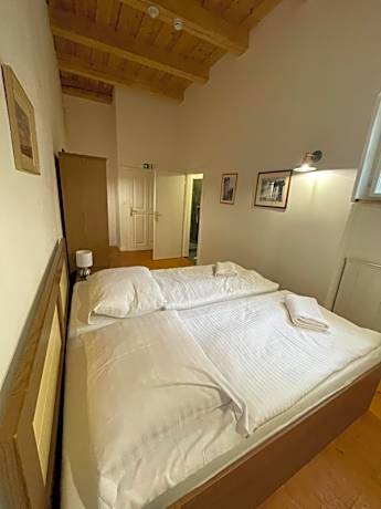 Standard Double Room with Shared Bathroom