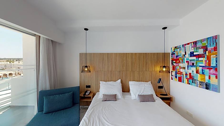 The Blue Ivy Hotel & Suites