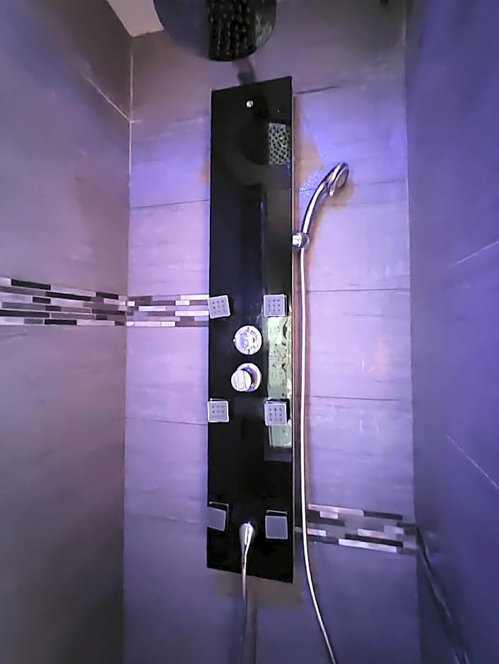 Appartement tout confort avec balnéo et lit king size