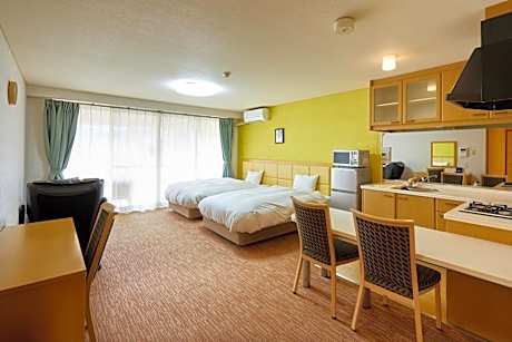 60m2 Western Japanese room with 2 Single Beds - No pets