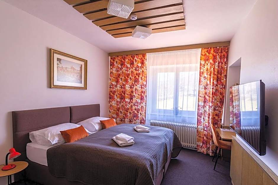 Hotel JISKRA na Čeladné