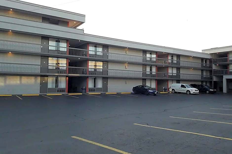 Clarion Pointe University/Expo