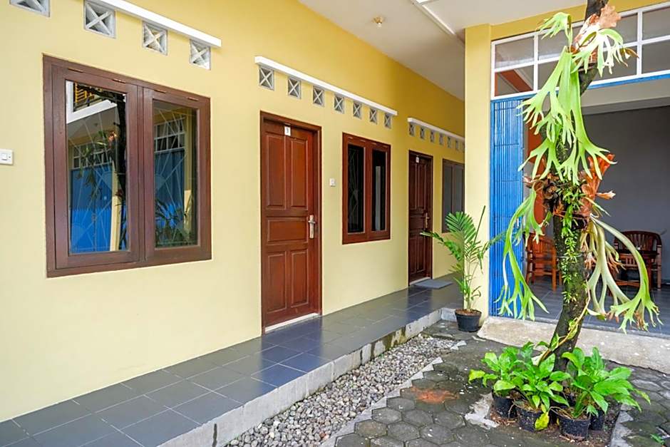 RedDoorz Syariah near Exit Tol Krapyak Semarang
