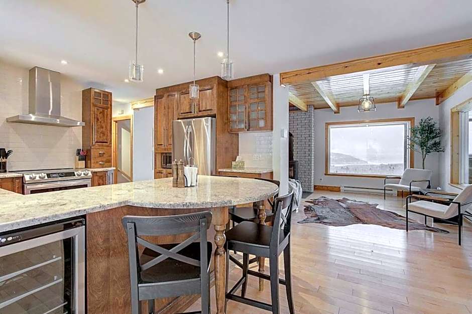 Idyllic Nature Retreat - Hot tub and Scenic Views