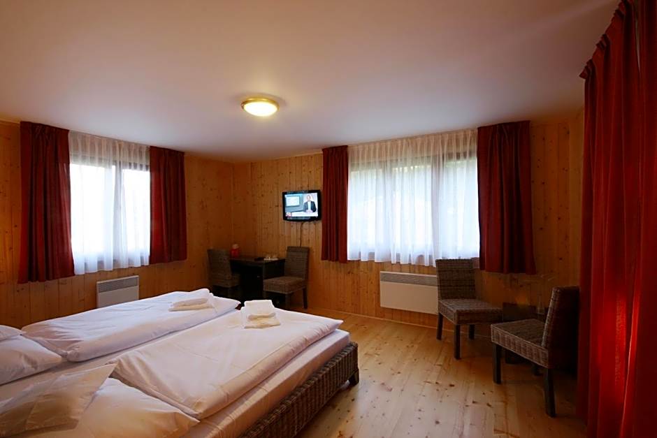 Photo 1 of 6 of Chalet