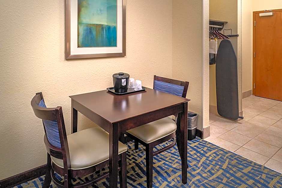 Holiday Inn Express & Suites Lebanon By IHG