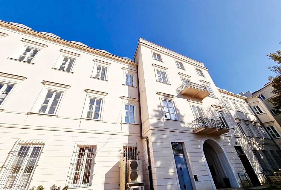 Tiffi Old Town Hotel