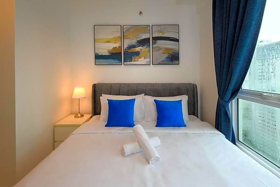 2R2B Seaview Serenity 1 to 8pax Gurney Mansion One