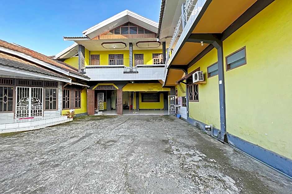 OYO 91900 Wisma Amrach