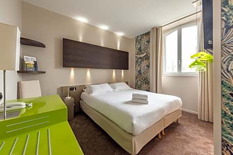 Double Room Overlooking the Place