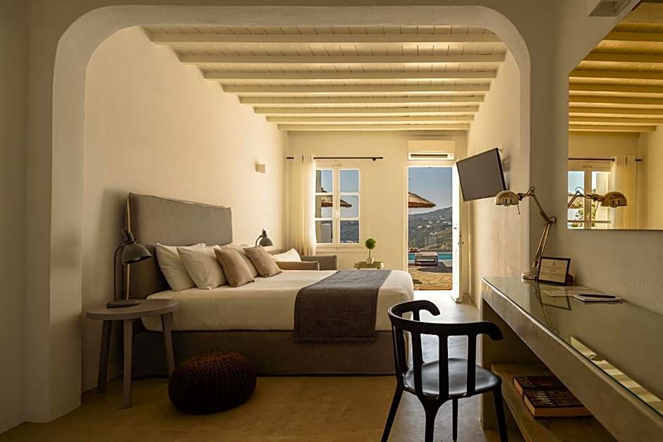 Cova Mykonos Suites