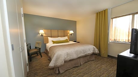 One-Bedroom Queen Suite -Non-Smoking