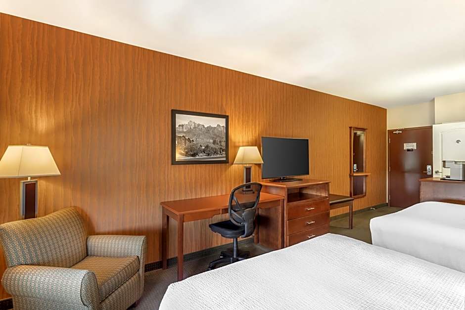 Best Western Plus Service Inn & Suites