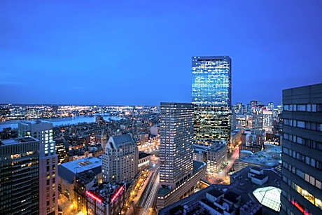 One-Bedroom Junior Suite with King Bed