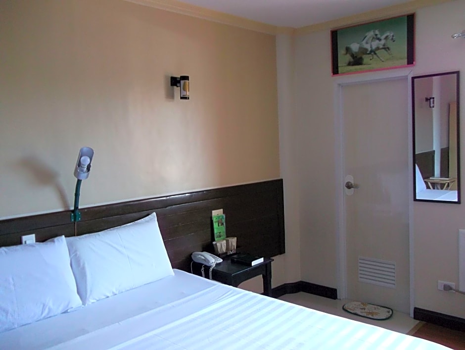 Ruemango Apartelle and Suites