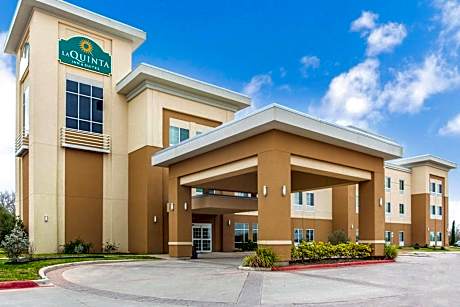 La Quinta Inn & Suites by Wyndham Gonzales