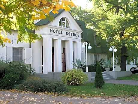Hotel Ostrov