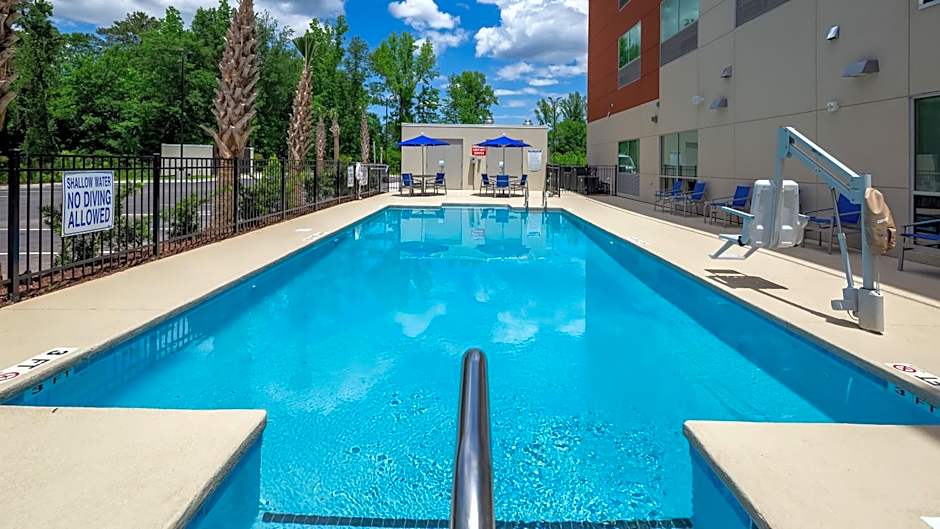 Holiday Inn Express & Suites - Latta, an IHG Hotel