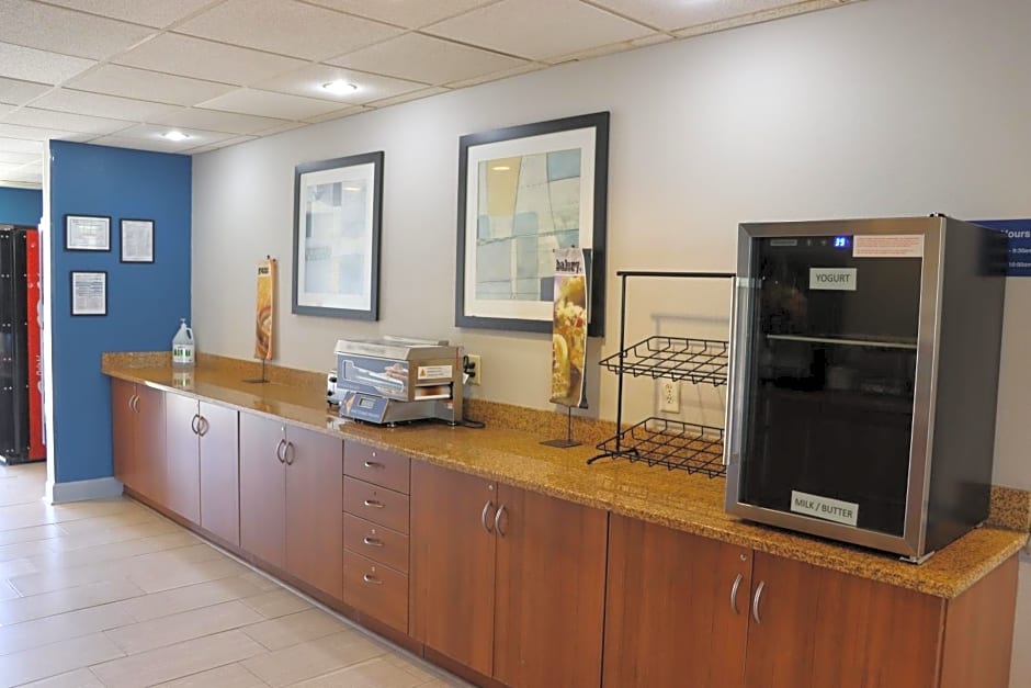 Microtel Inn & Suites by Wyndham Columbus/Near Fort Benning
