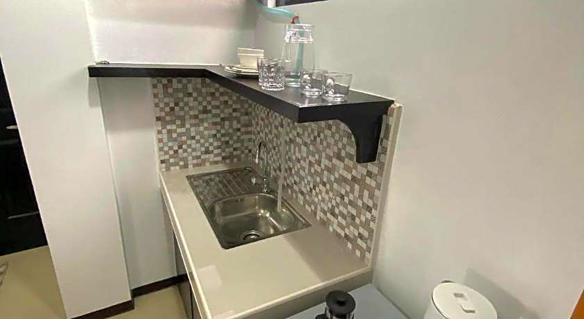 Ma Lourdes Inn- Washington Street