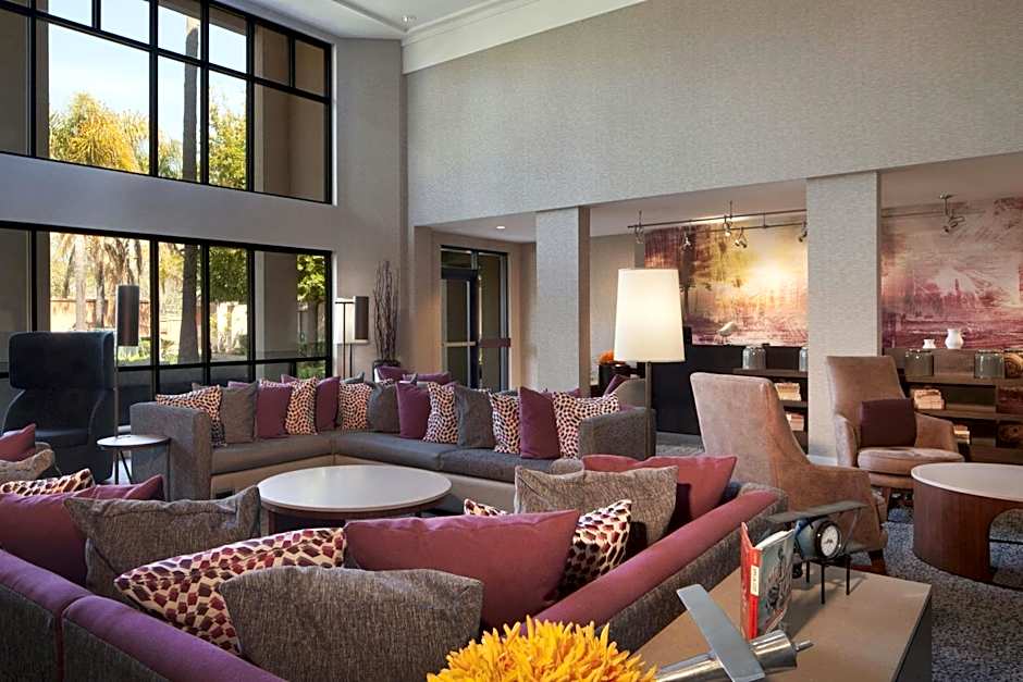 Courtyard by Marriott Oakland Airport