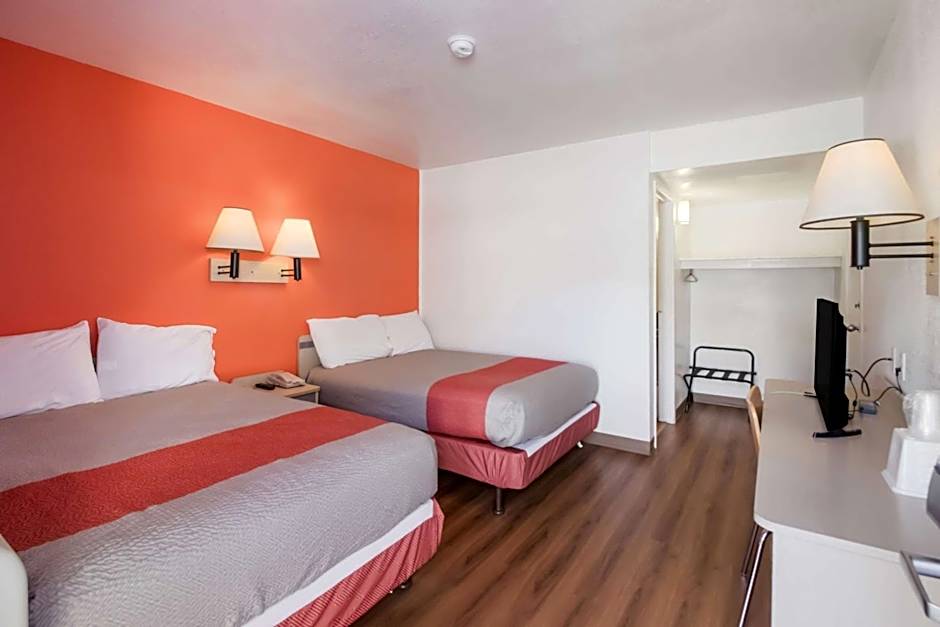 Motel 6-Moses Lake, WA