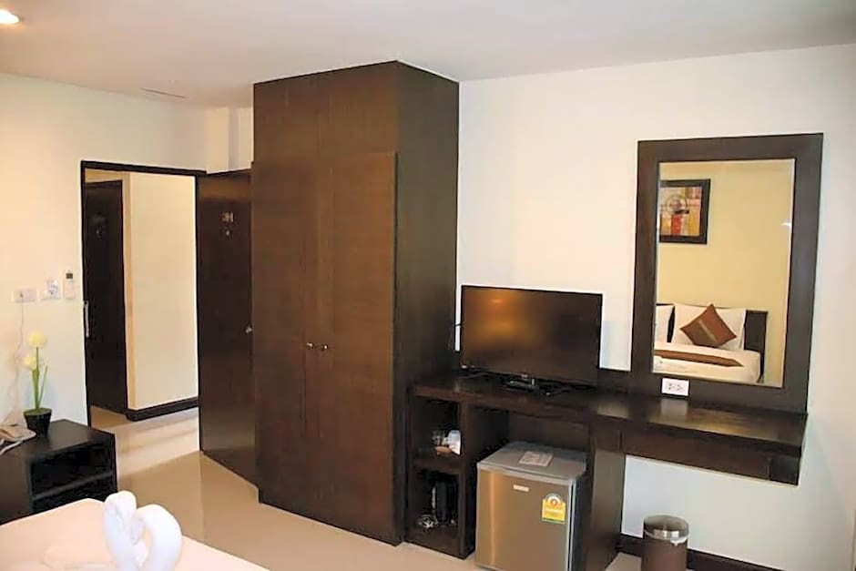 The Elegant Patong Hotel