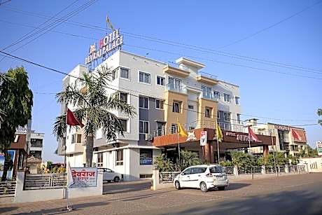 HOTEL DEVRAJ PALACE