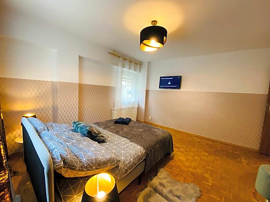 ClickTheFlat Solidarności City Center Apart Rooms