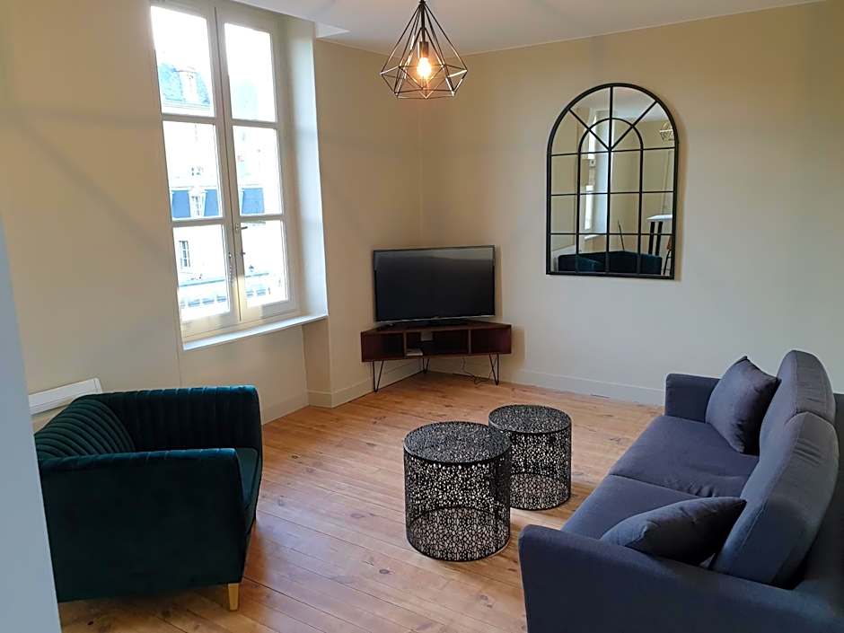Au Loup Historic Apartments