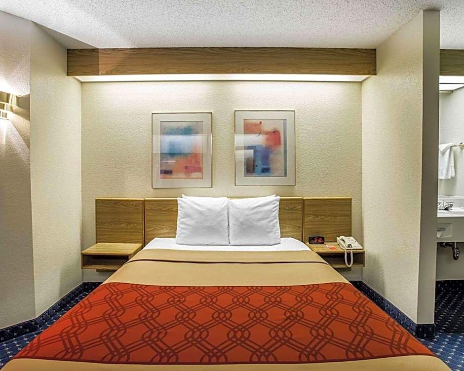 Econo Lodge Denver International Airport
