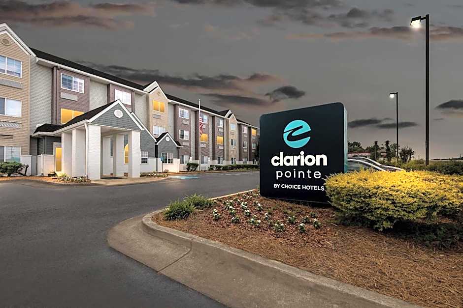 Clarion Pointe Starkville near University