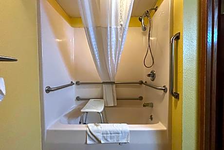 1 Queen Bed, Accessible Room, Non-Smoking