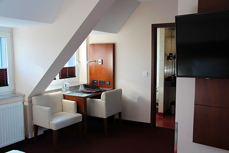 Photo 1 of 20 of Double Room