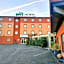Brit Hotel Confort Montauban