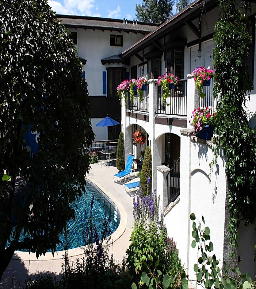 St Moritz Lodge and Condominiums