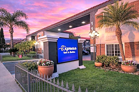 Express Inn & Suites