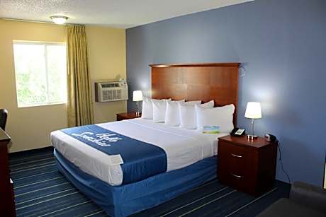 Deluxe King Room - Non-Smoking