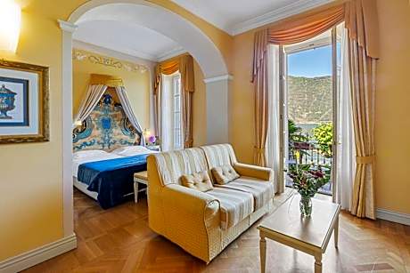 Junior Suite with Lake View