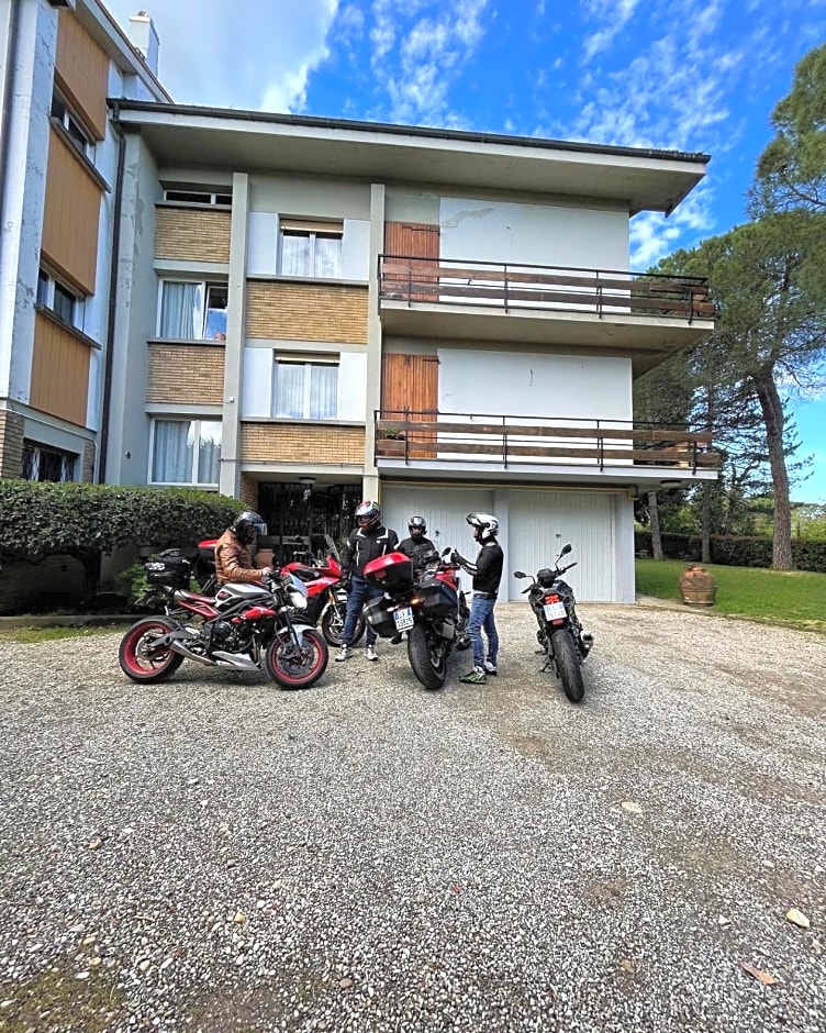 Basisa B&B – San Lazzaro di Savena, KY