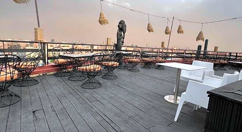 La Renaissance Hotel